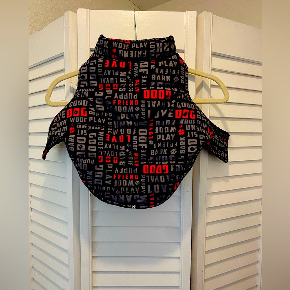 Hotel Doggy “Fleece Lined Dog Vest” Size Medium Black Red Gray 15”L EUC